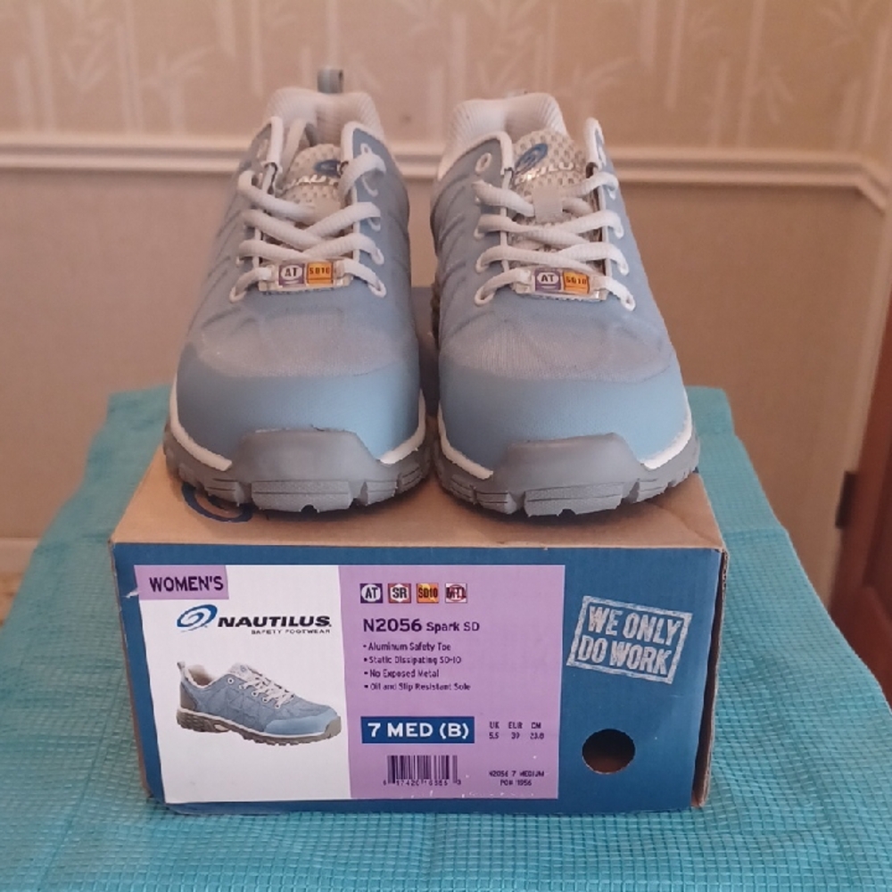 Nautilus Women's Light Blue Safety Footwear